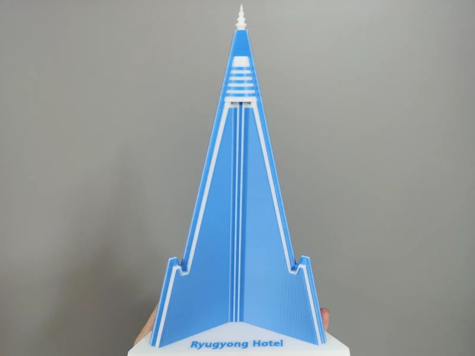 Maqueto Hotel Ryugyong Piramidal