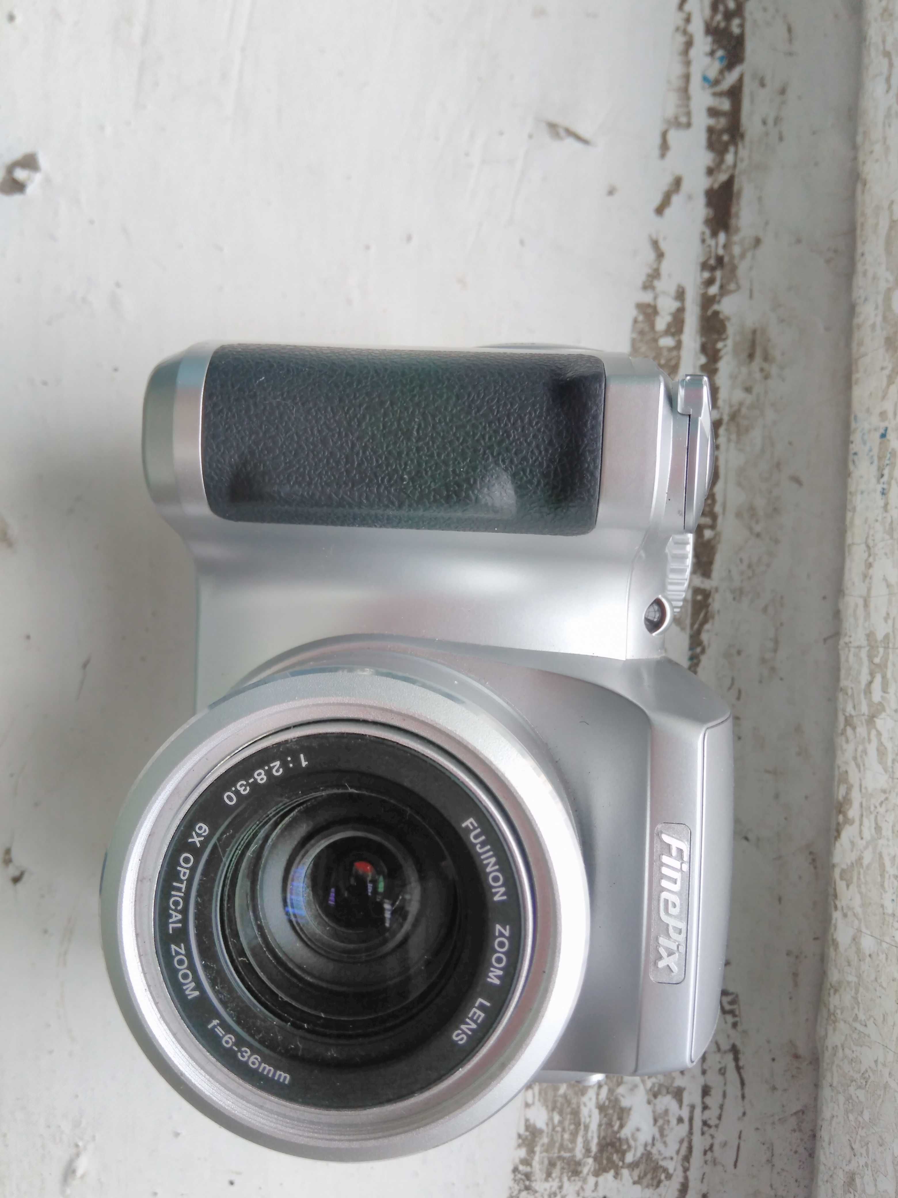 FinePix s3100 цифровий