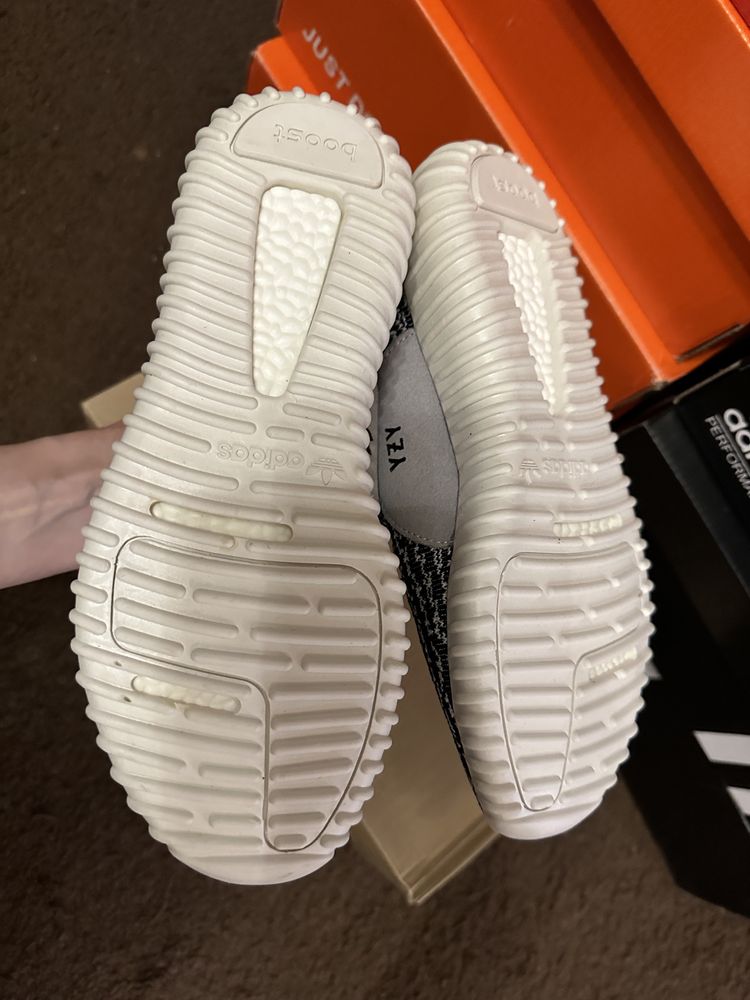 Кросівки Adidas Yeezy Boost p.37 ,23,5 см нові