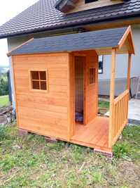 Domek drewniany dla dzieci z tarasem