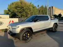 RIVIAN R1T Adventure 2023