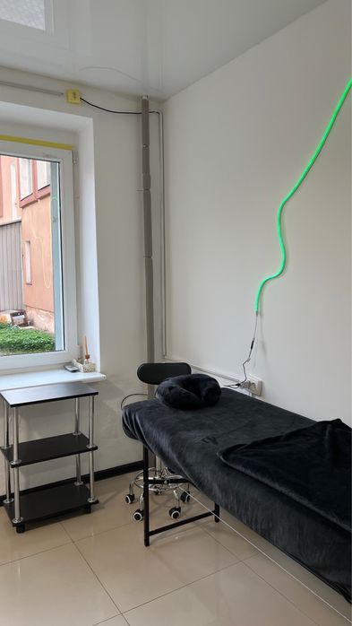 Продаж кушетки набором