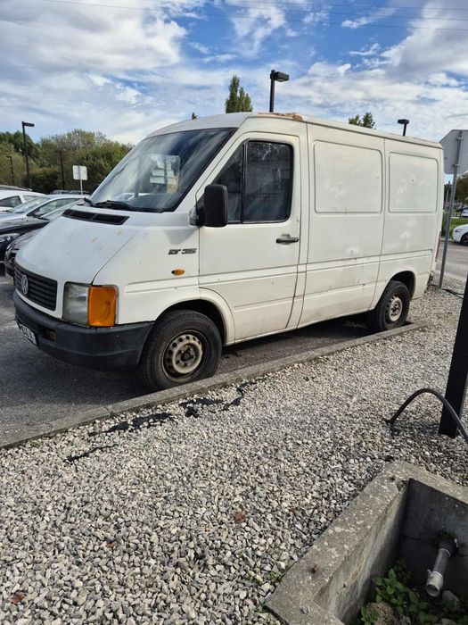 Vendo para peças Volkswagen LT 35  2.5 Diesel: o motor funciona sem pr