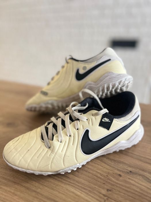 Сороконіжки Nike