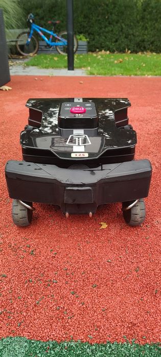 Robot koszący Ambrogio model NEXTTECH L X2.5