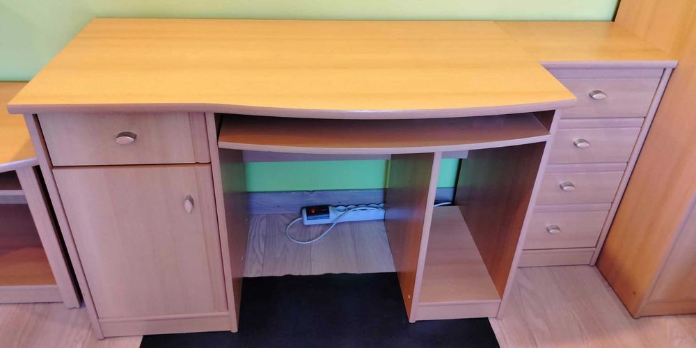 Komplet mebli pokojowych (7 elementów)