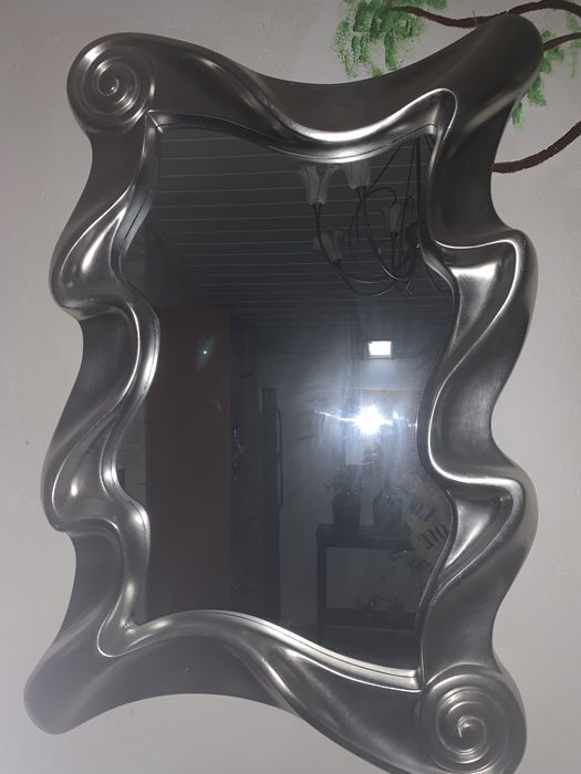 Espelho prateado  estilo moderno em optimo estado