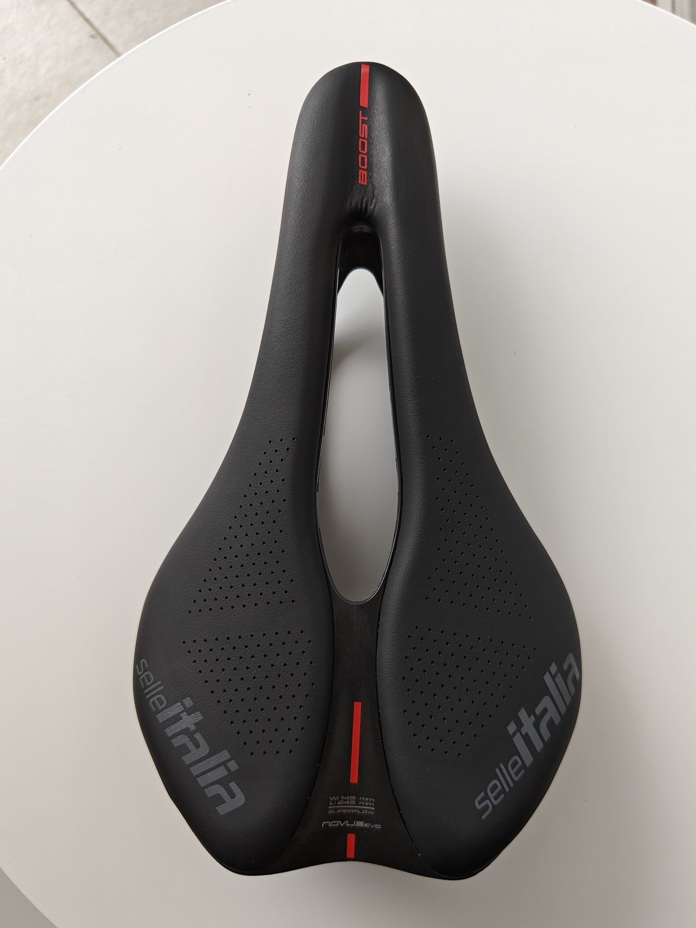 Siodełko Selle Italia Novus Evo Boost Kit Carbonio Superflow (145 mm)