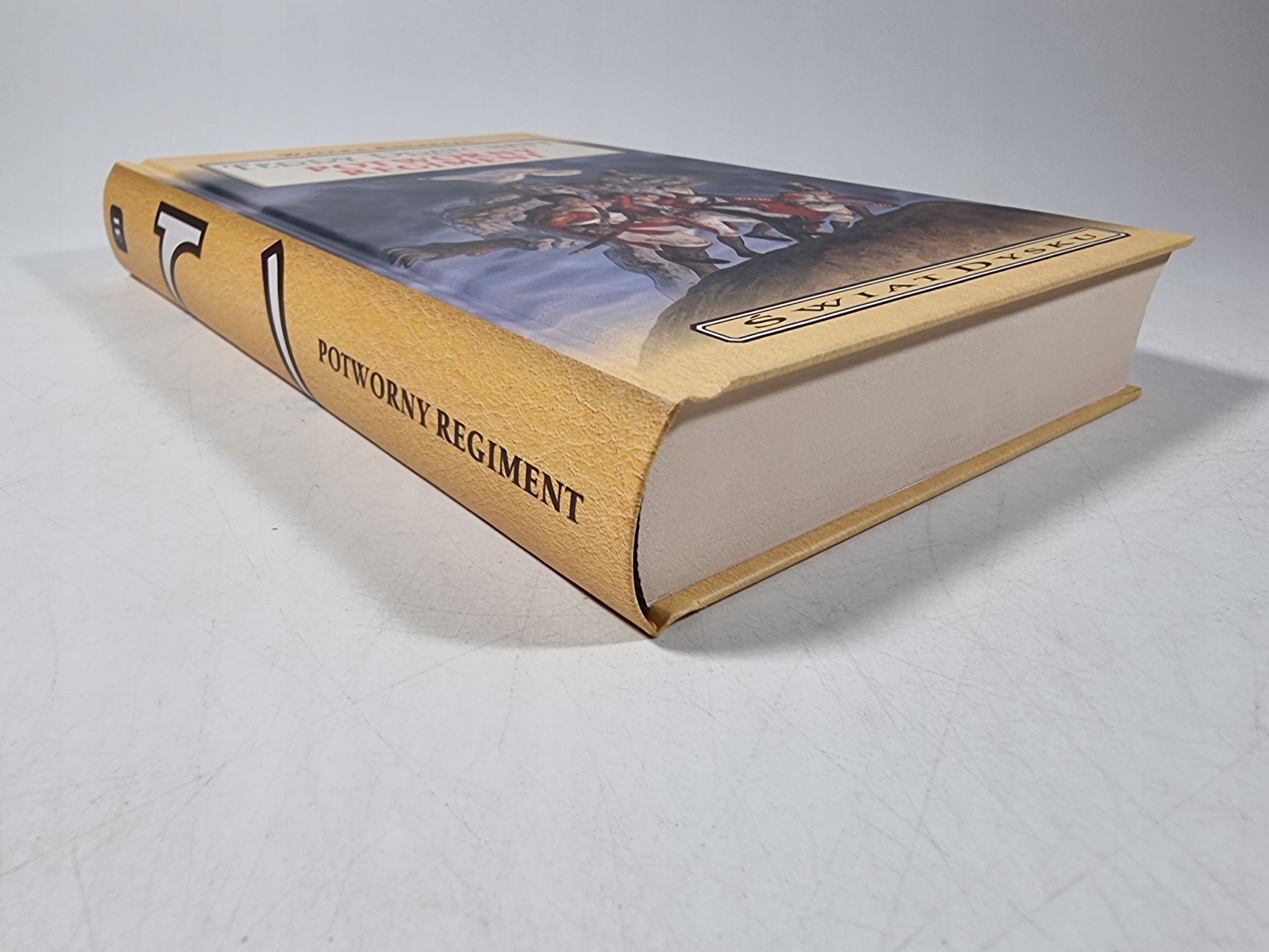 Potworny Regiment / Wielka Kolekcja Świat Dysku Tom 31 / Pratchett
