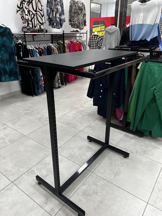 Wieszak sklepowy dwustronny z półką