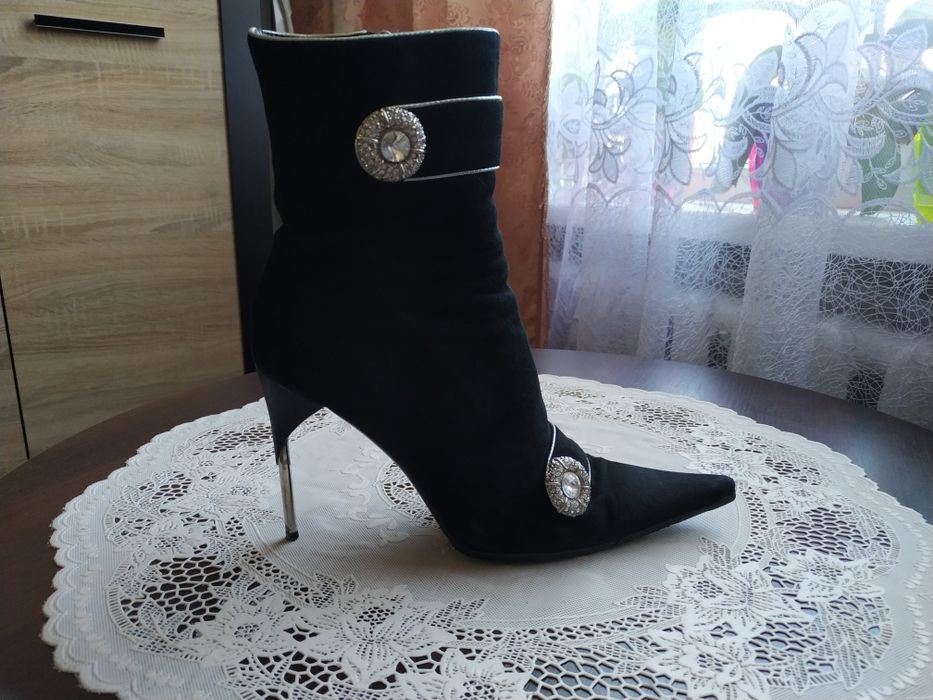 Продам ботинки кожаные.