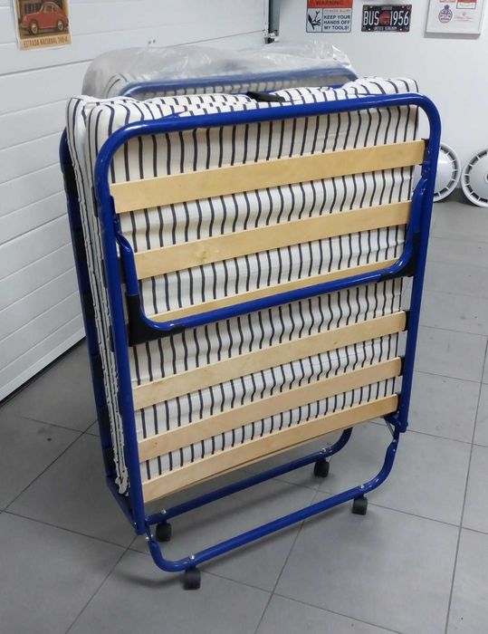 Cama dobrável de solteiro IKEA (cama de hóspedes) com colchão