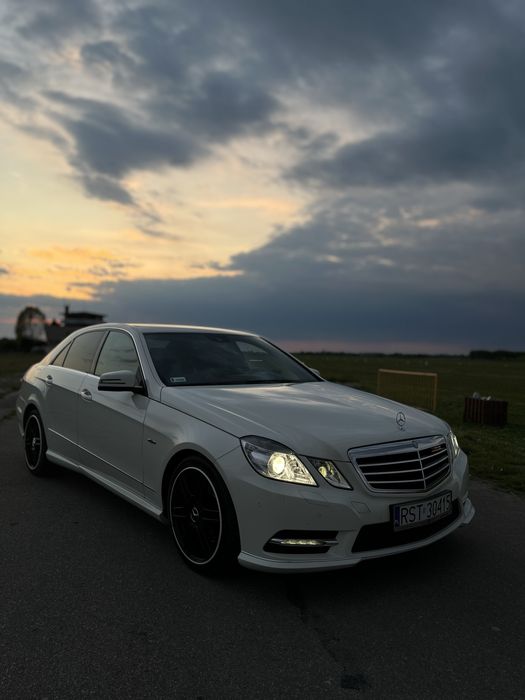 Mercedes-Benz W212 E200 (CarPlay)Niski przebieg,AMG