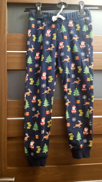 H&M Świąteczne Spodnie Dresowe Chłopięce Mikołajki BDB 122