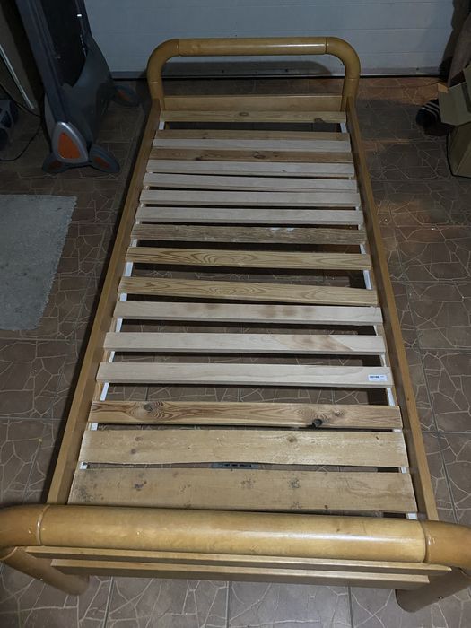 Drewniana rama lozka ze stelarzem 90/200