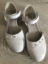 Buty białe komunijne rozmiar 35 22 cm