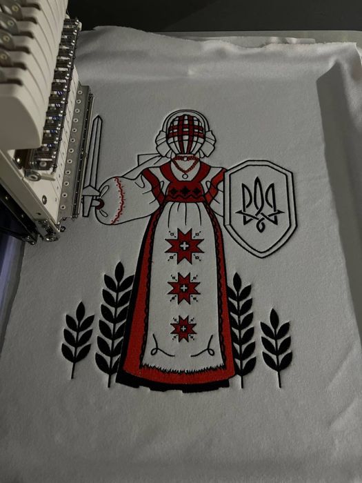 Компʼютерна, машинна вишивка , логотипи вишивкою на одязі та в крою