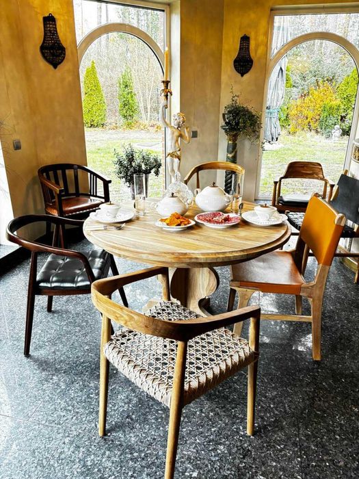 Kolonialny Fotel Tekowy Ze Skórzanym Siedziskiem