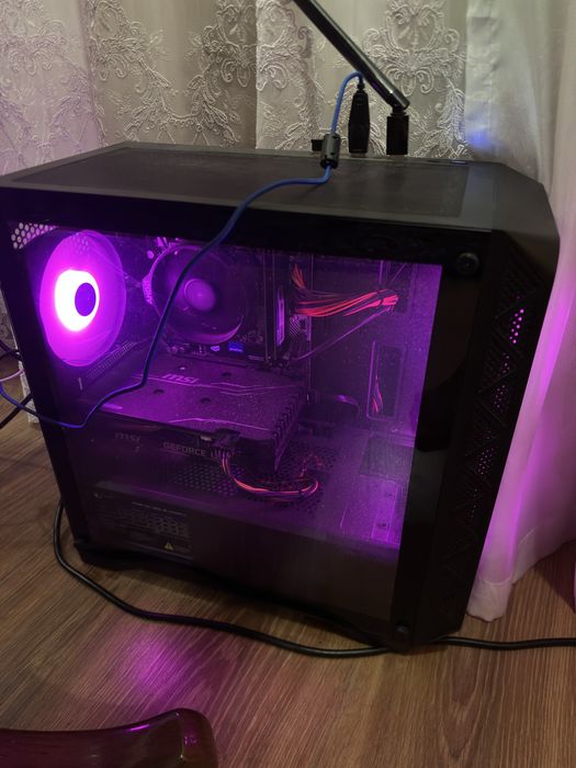 Продам ігровий сетап, монітор 180 hz, клавіатура , мікрофон та коврик