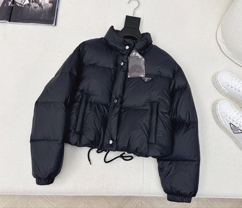 Жіноча куртка пуховик prada