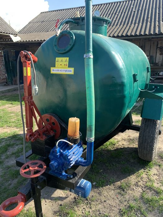 Продам бочку асенізаційну вакуумну 1.8Т