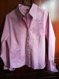 Blusa camiseira, rosa, com bordado em algodão.