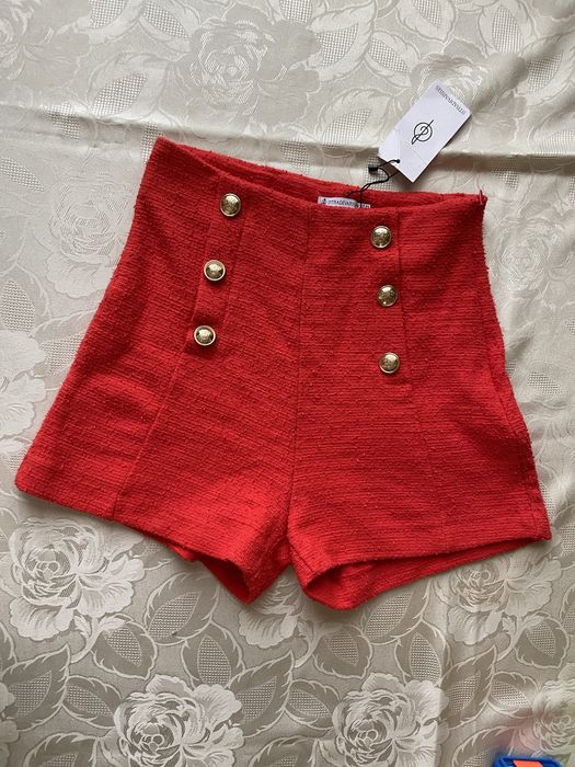 Шорти stradivarius