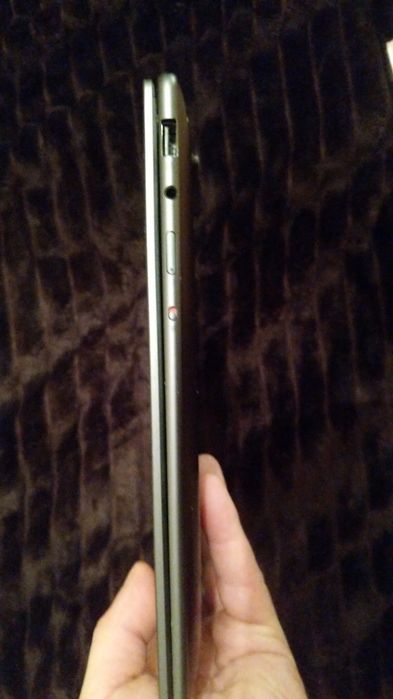 Lenovo YOGA PRO 7 Ryzen 7840h 32gb LPDDR5 7500