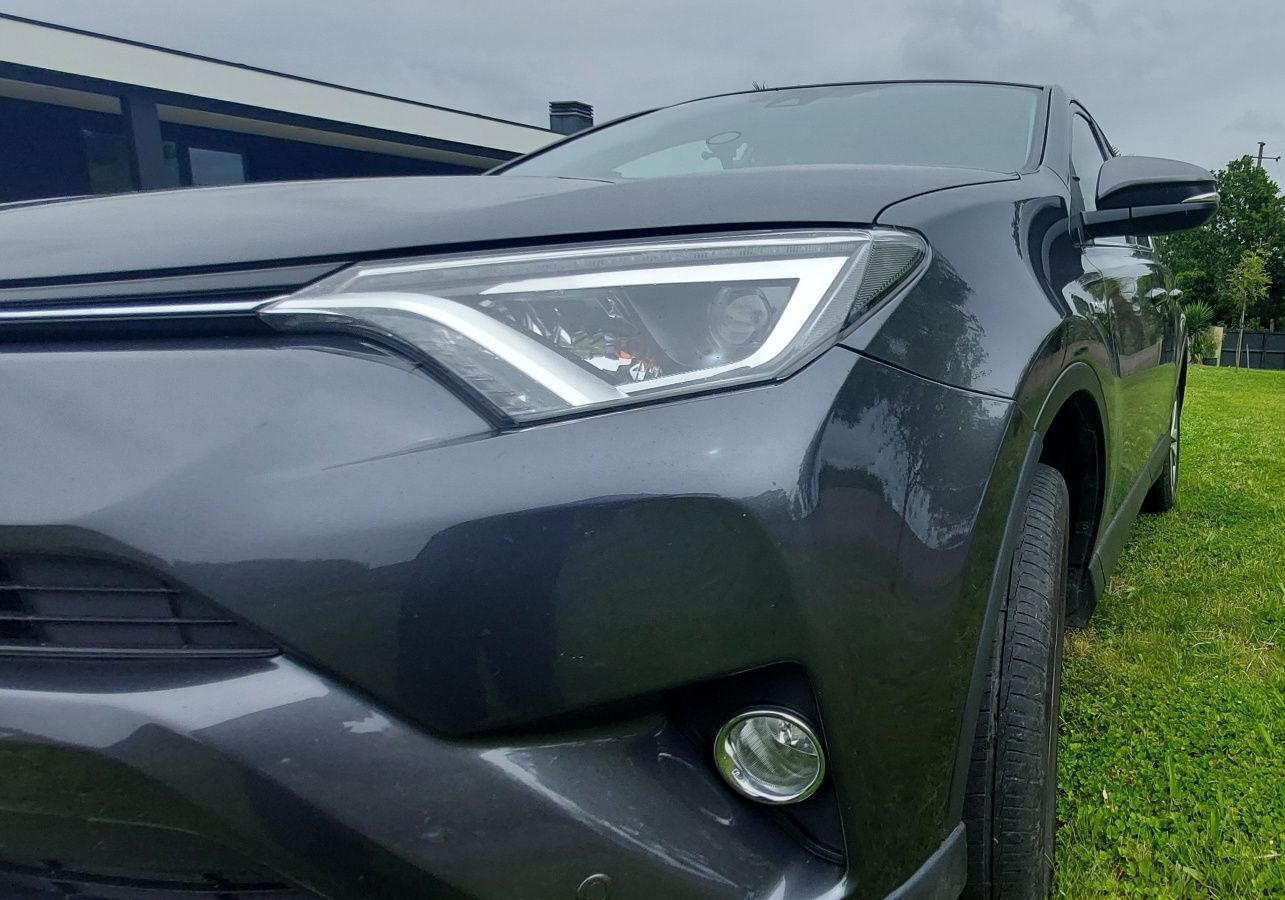 Toyota rav4 hybrid 4x4 
Modelo de luxe
Bola reboque
Com hig