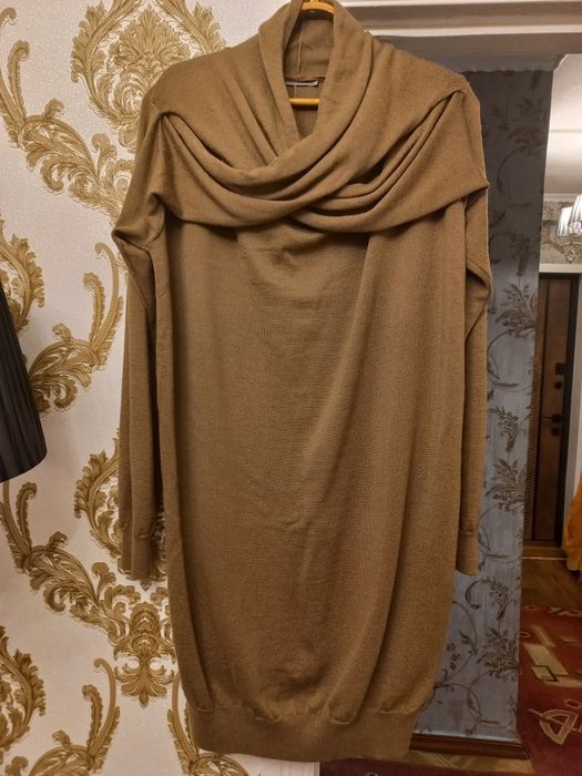 Платье теплое фирмы COS