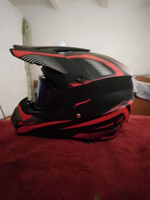 Шолом розмір 58-60