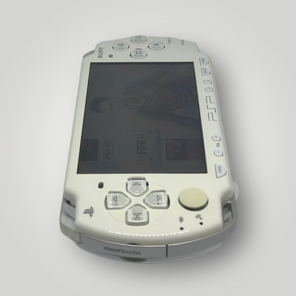 Ігрова приставка Sony PlayStation PSP-2000 White 32gb