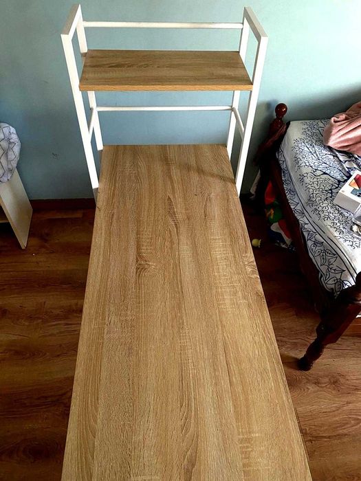 Secretária em excelente estado