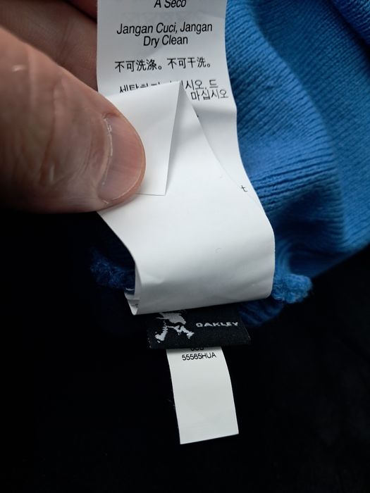 Шапка Carhartt та Oakley