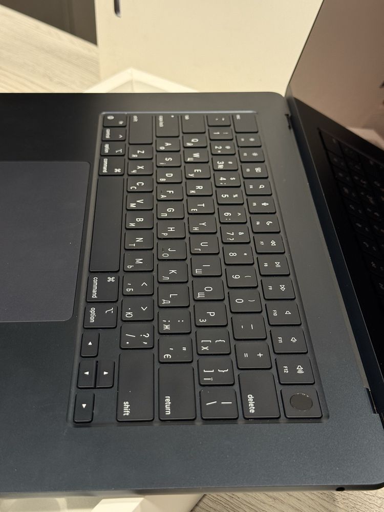 Macbook AIR M2 15’ 8/512gb midnight. Повний комплект