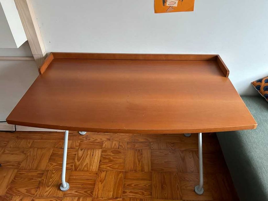 Secretária de escritório em madeira