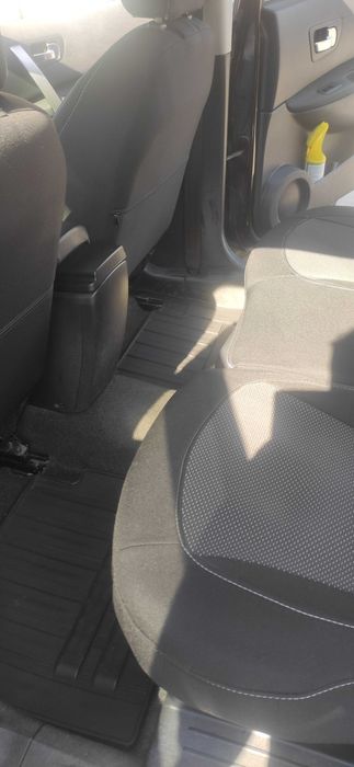 Автомобіль NISSAN Qashqai+2