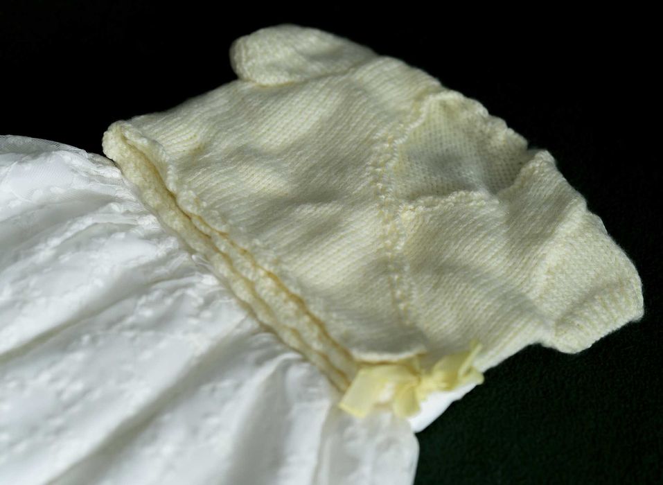 Sukienka z koronki na chrzest uroczystość