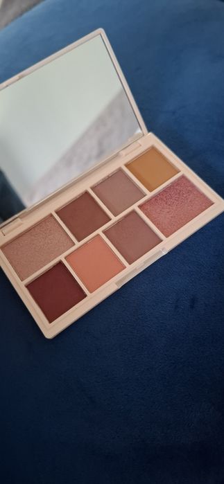 Paletka Revolution.  Użyta raz.