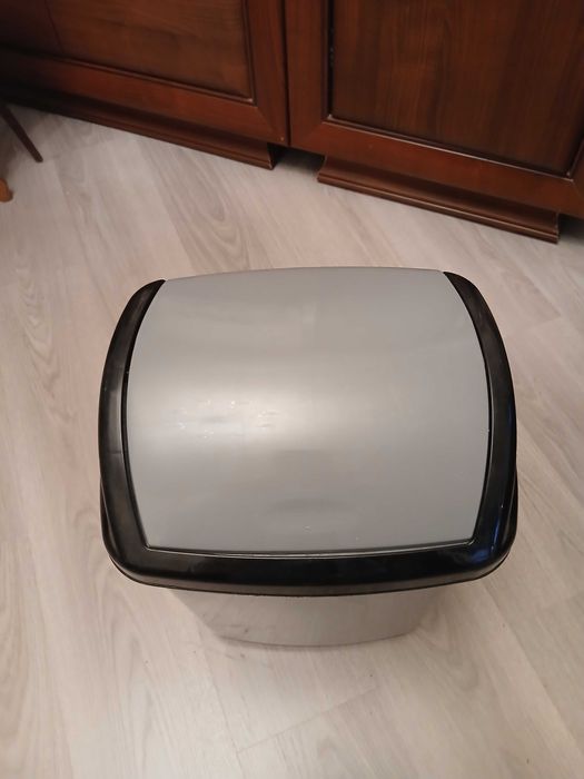 Мусорное ведро пластиковое урна