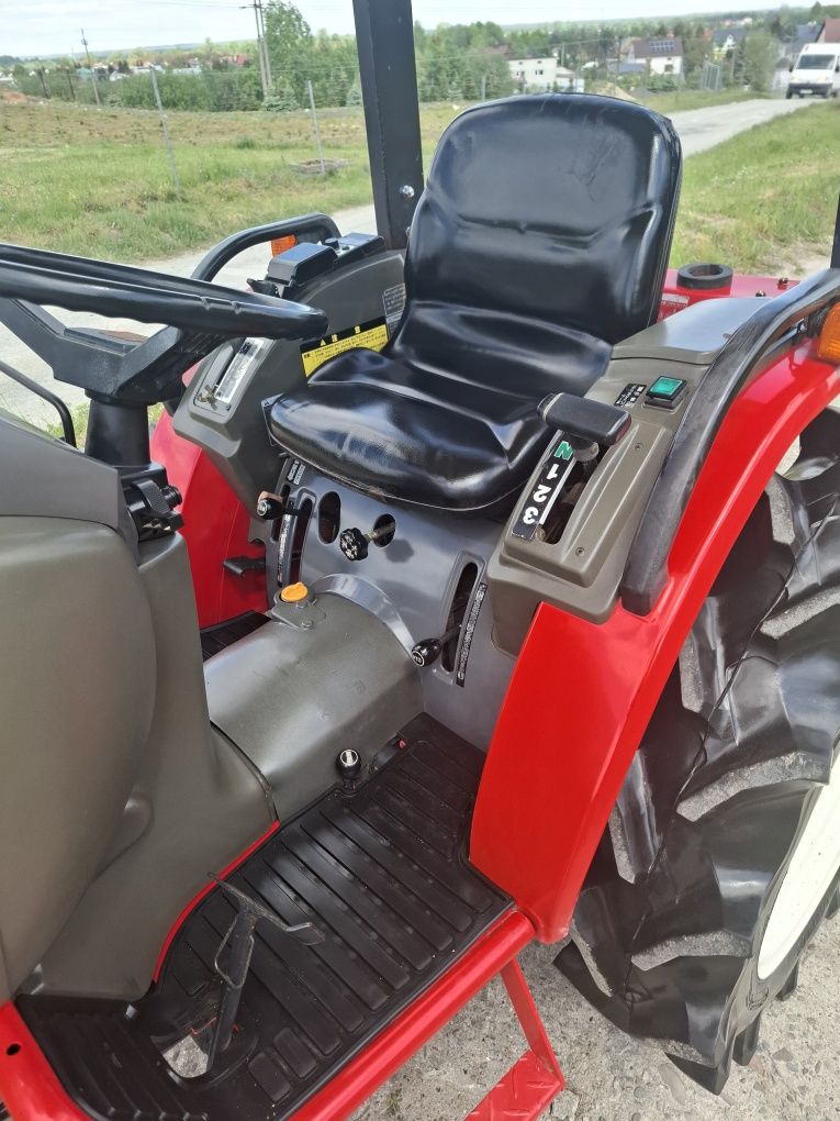 Traktorek japoński 4x4 Yanmar F 200 śliczny wspomaganie 20 km