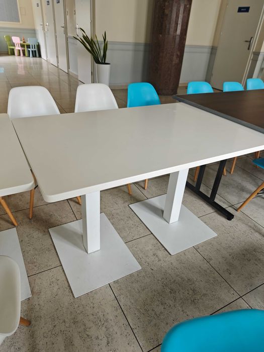 Stół biały prostokątny