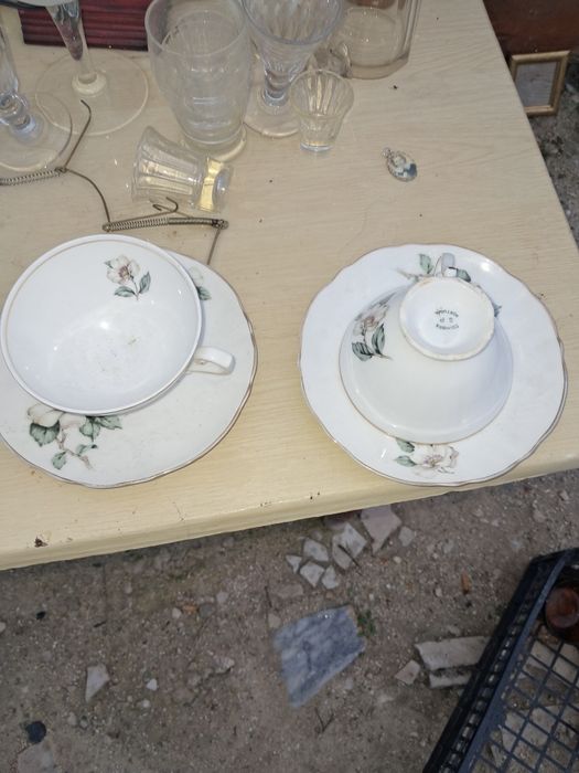 Duas chavenas e pires VA