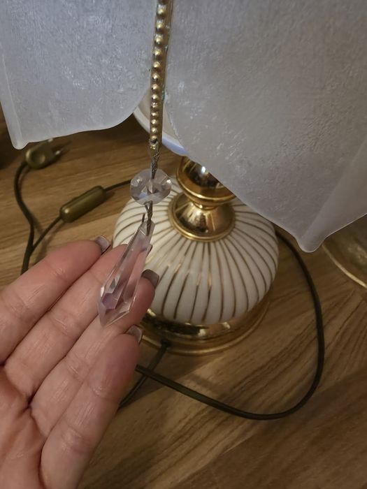 Candeeiro tecto e mesa de cabeceira anos 80