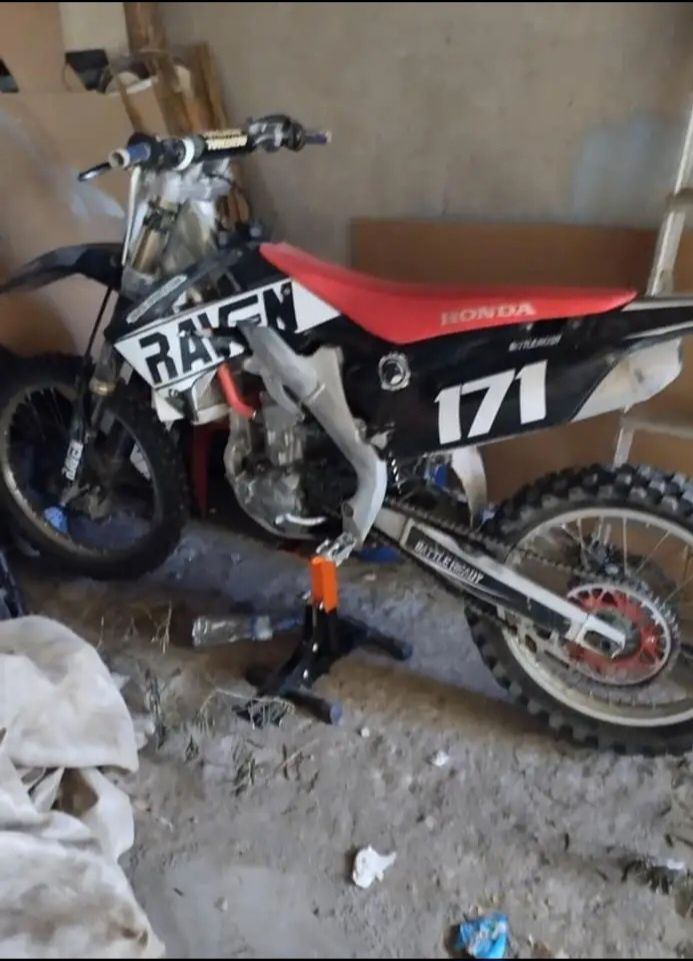Vendo mota honda crf 250