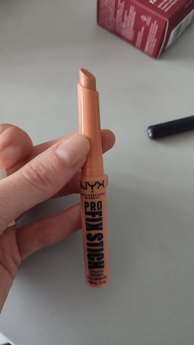 korektor do twarzy dark peach NYX