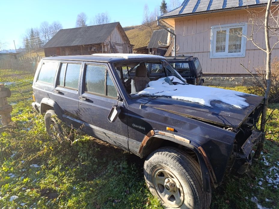 Продаються два джипи