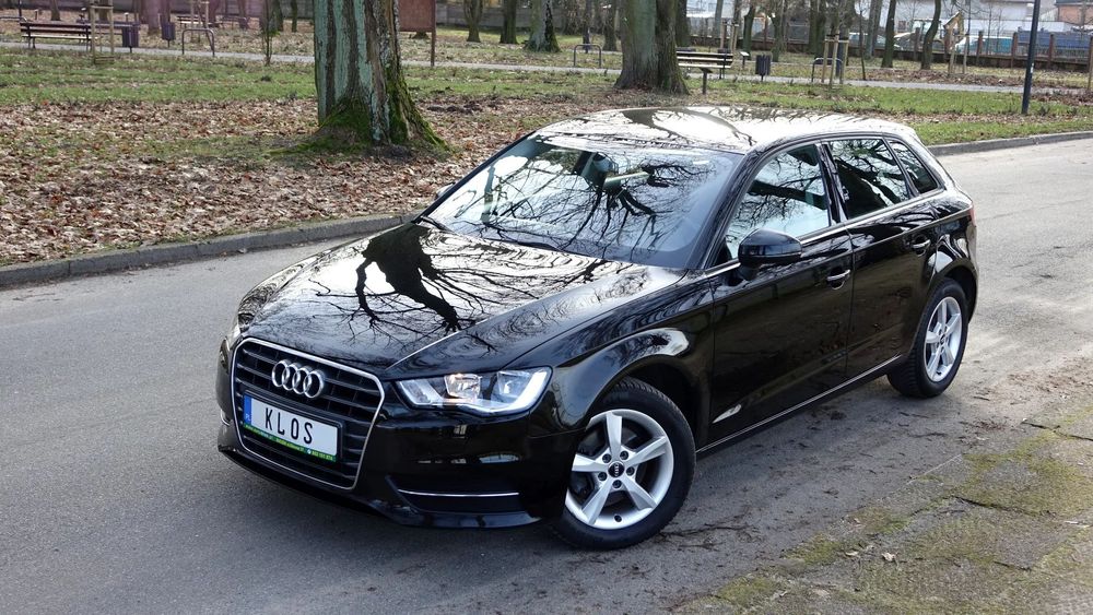 Audi A3 Sportback . . Serwisowany . . 7 x AIR BAG . . Grzane Fotele . .