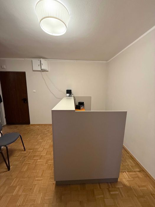 lada recepcyjna + 2 pomocniki i szafka