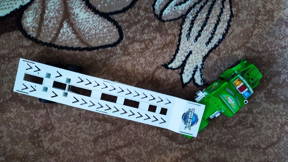 Фура-тягач іграшковий